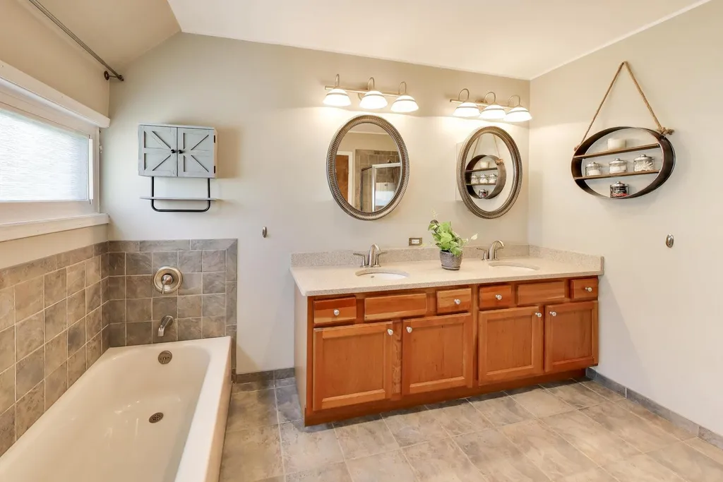 311 South Prospect Street Roselle IL 60172