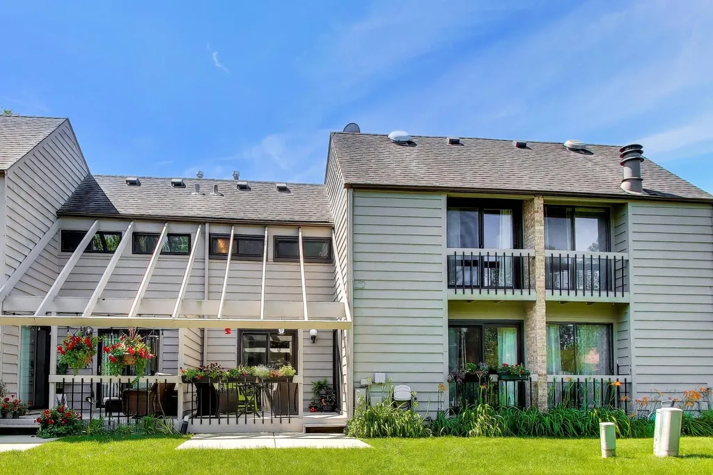 311 South Prospect Street Roselle IL 60172