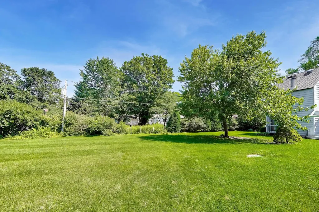 311 South Prospect Street Roselle IL 60172