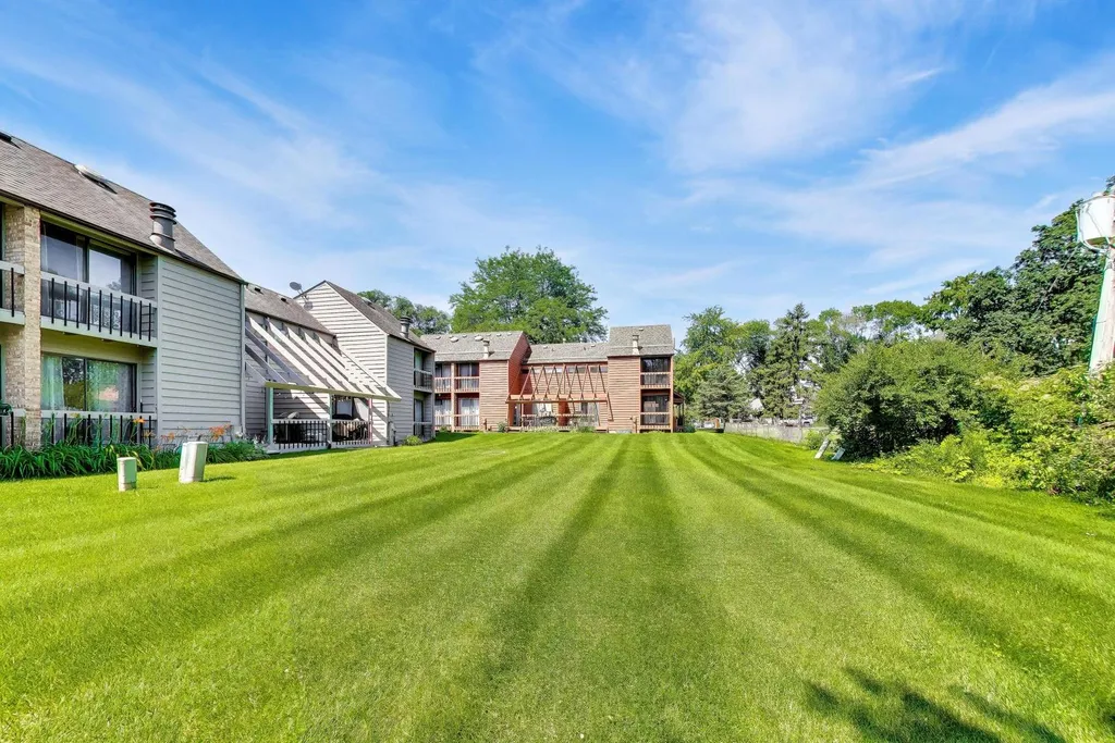 311 South Prospect Street Roselle IL 60172