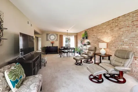 311 South Prospect Street Roselle IL 60172