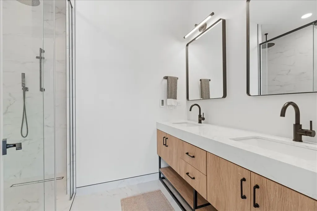 2611 West Haddon Avenue Chicago IL 60622