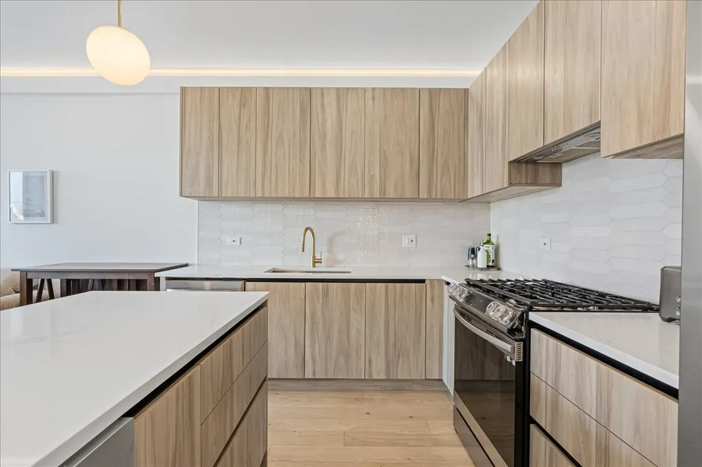 2611 West Haddon Avenue Chicago IL 60622