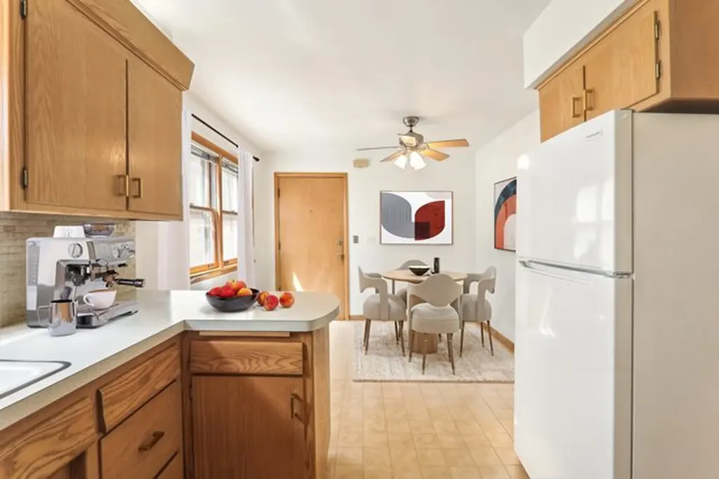 4235 North Kedvale Avenue Chicago IL 60641