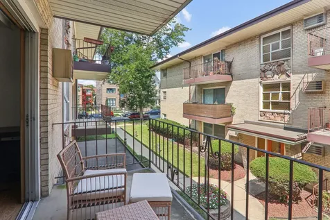 4235 North Kedvale Avenue Chicago IL 60641