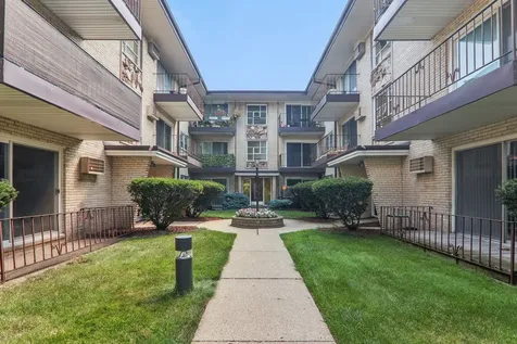 4235 North Kedvale Avenue Chicago IL 60641