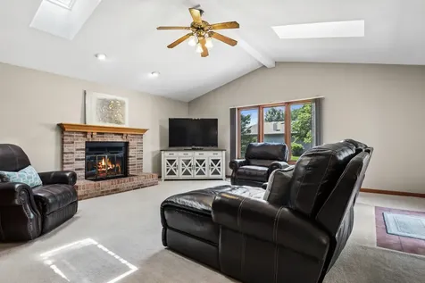 604 Shenandoah Trail Elgin IL 60123