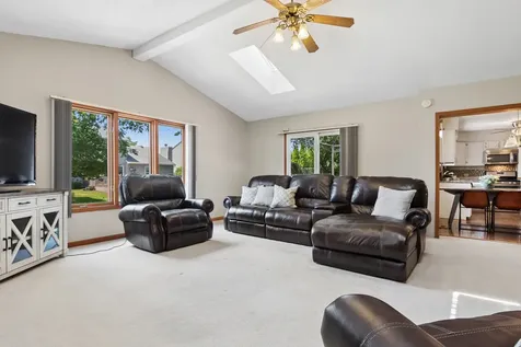 604 Shenandoah Trail Elgin IL 60123