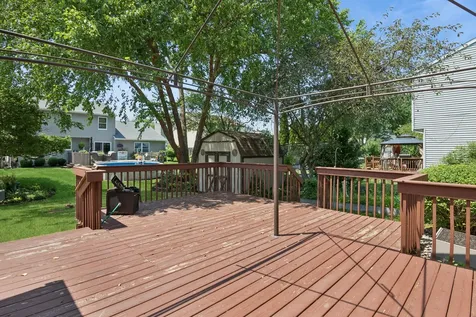 604 Shenandoah Trail Elgin IL 60123