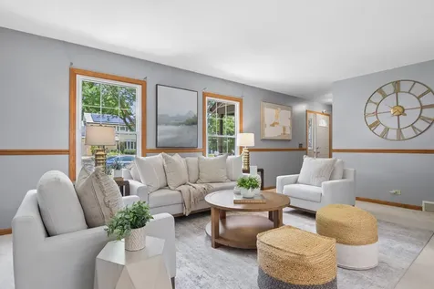 604 Shenandoah Trail Elgin IL 60123