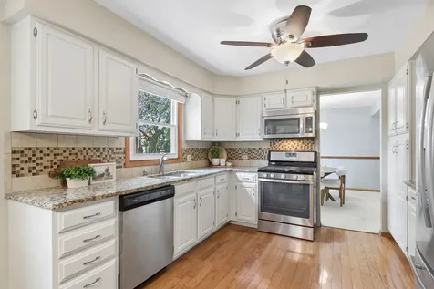604 Shenandoah Trail Elgin IL 60123