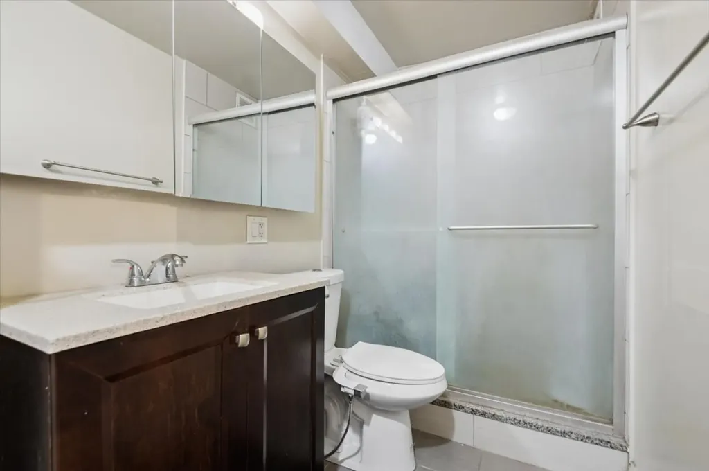 4343 North Clarendon Avenue Chicago IL 60613