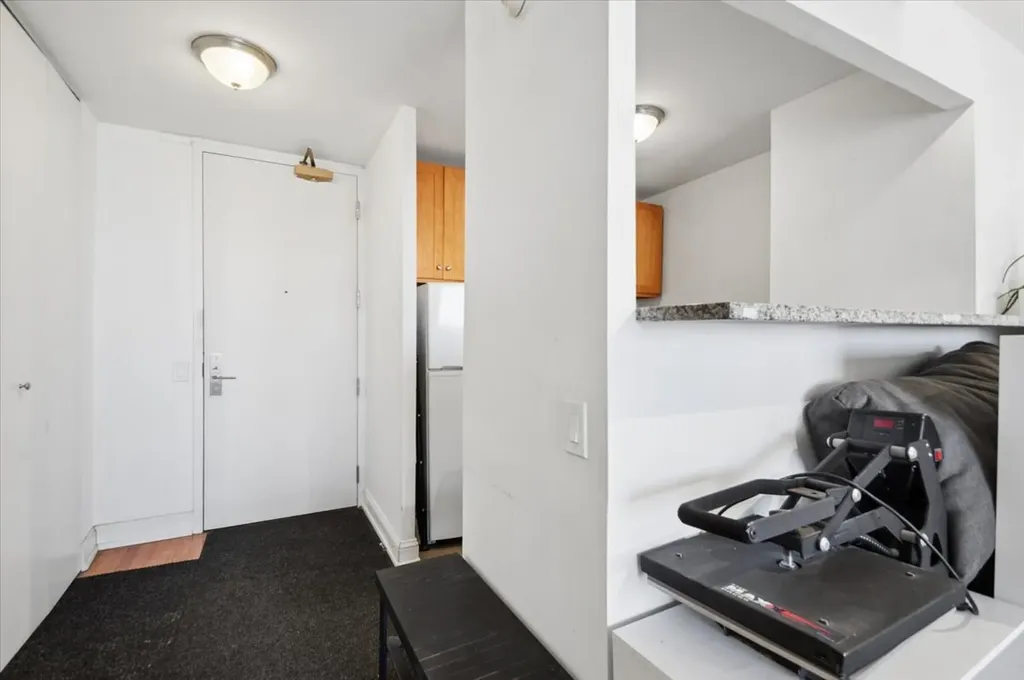 4343 North Clarendon Avenue Chicago IL 60613