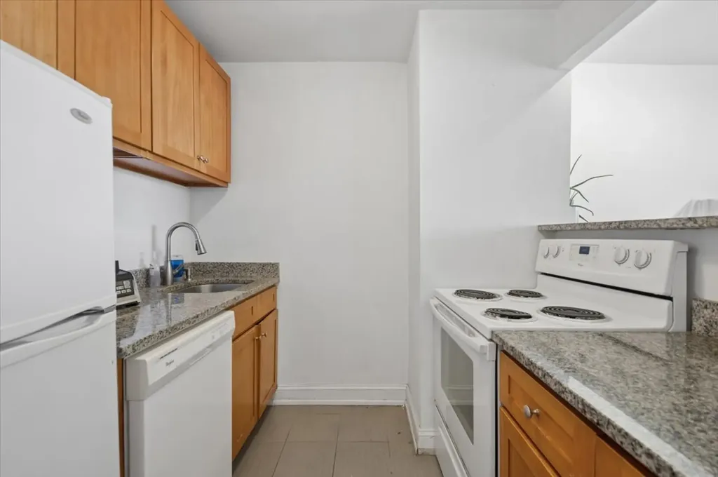 4343 North Clarendon Avenue Chicago IL 60613