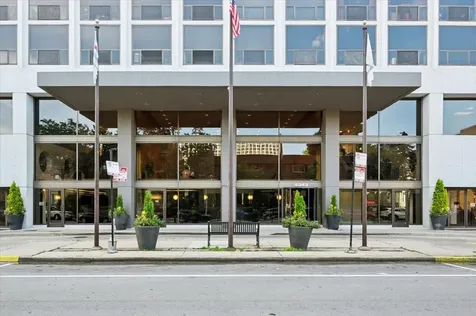 4343 North Clarendon Avenue Chicago IL 60613