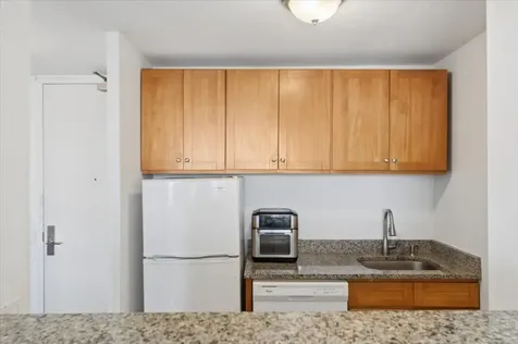 4343 North Clarendon Avenue Chicago IL 60613
