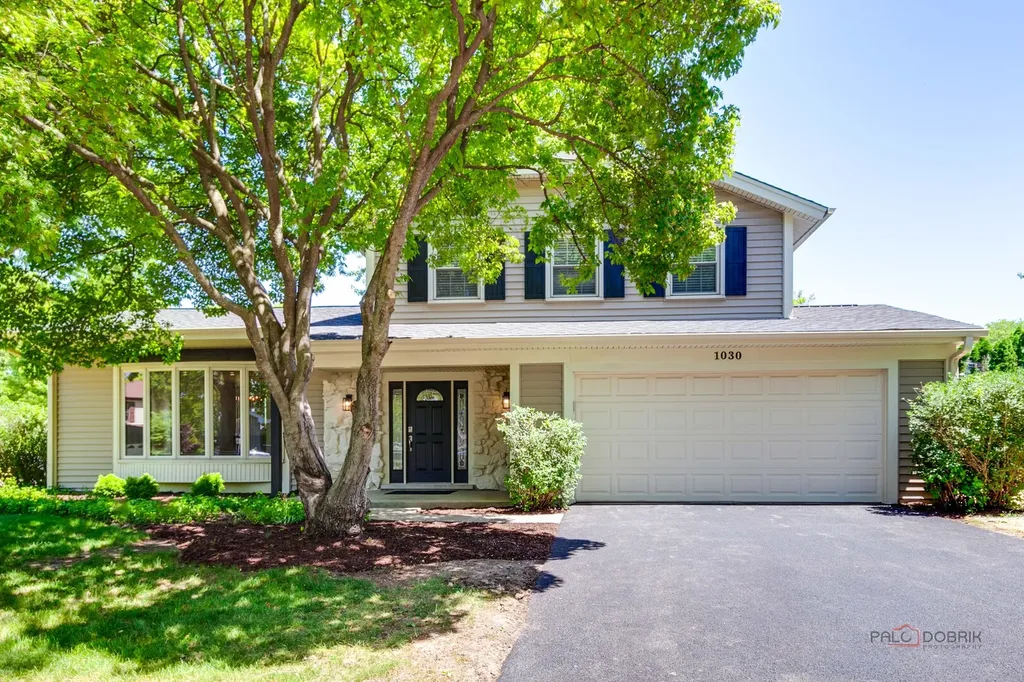 1030 Lilac Court Libertyville IL 60048