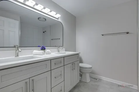 1030 Lilac Court Libertyville IL 60048
