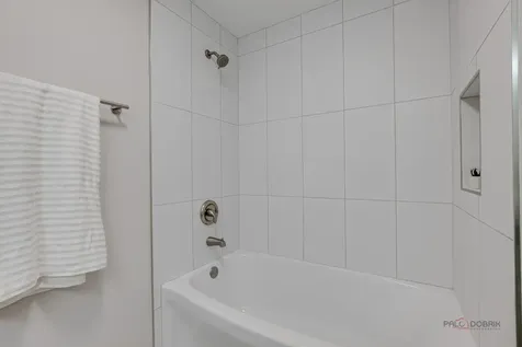 1030 Lilac Court Libertyville IL 60048