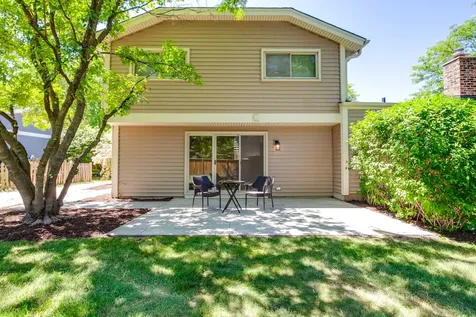 1030 Lilac Court Libertyville IL 60048
