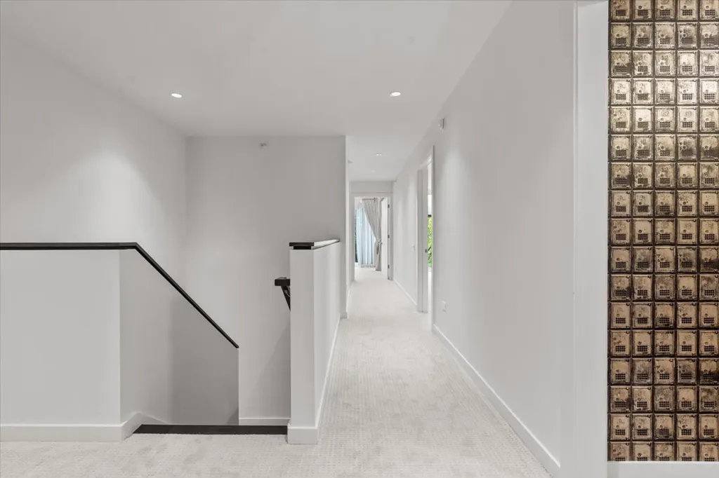 194 North Park Drive Chicago IL 60601