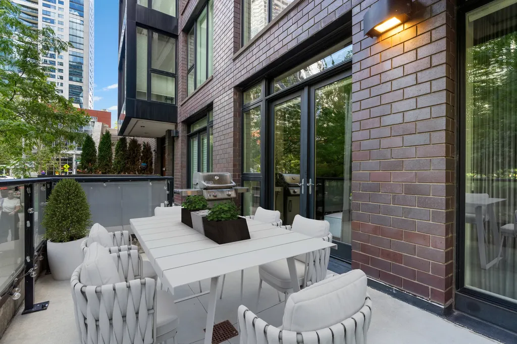 194 North Park Drive Chicago IL 60601