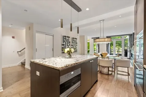 194 North Park Drive Chicago IL 60601