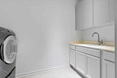 194 North Park Drive Chicago IL 60601