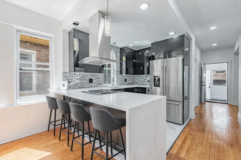 8020 South Bishop Street Chicago IL 60620