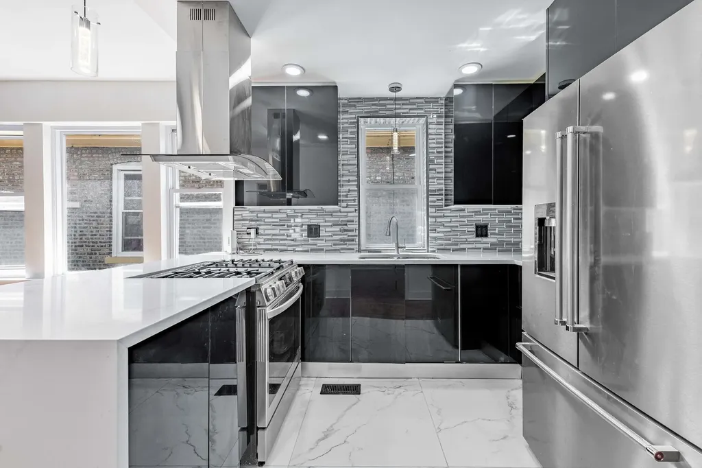 8020 South Bishop Street Chicago IL 60620