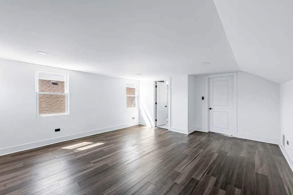 8020 South Bishop Street Chicago IL 60620