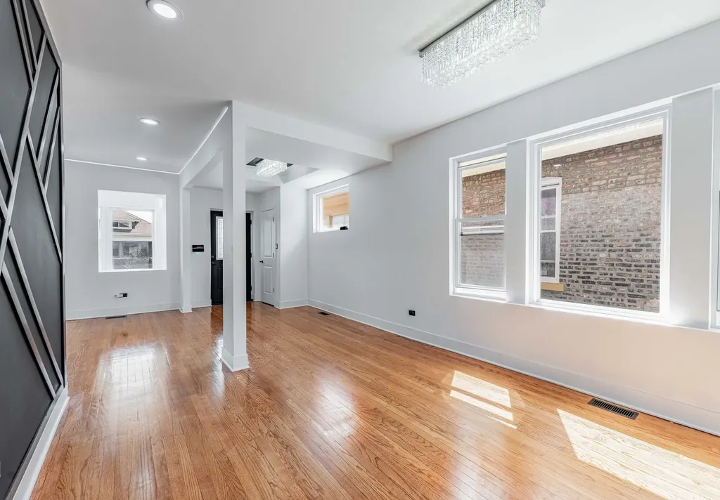 8020 South Bishop Street Chicago IL 60620