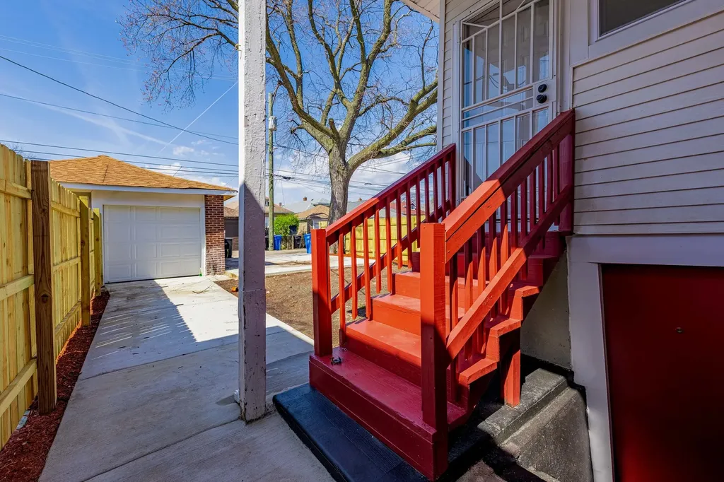 8020 South Bishop Street Chicago IL 60620