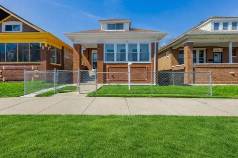 8020 South Bishop Street Chicago IL 60620