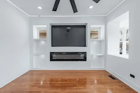8020 South Bishop Street Chicago IL 60620