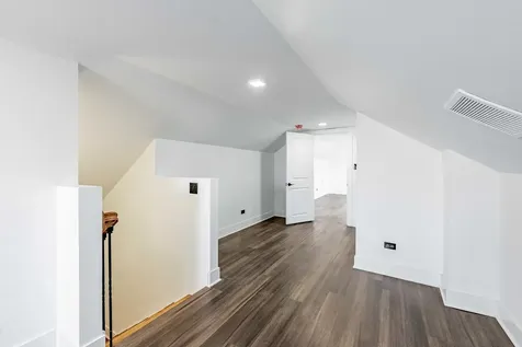 8020 South Bishop Street Chicago IL 60620