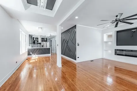 8020 South Bishop Street Chicago IL 60620
