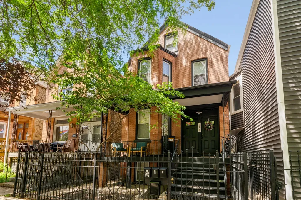 2934 North Sawyer Avenue Chicago IL 60618