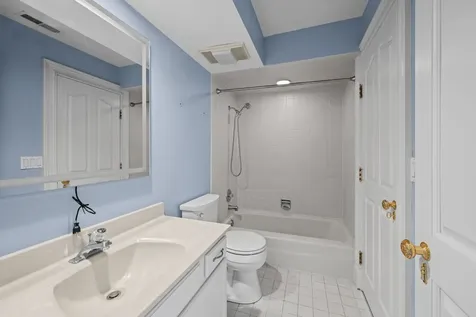 1653 North Belmont Court Arlington Heights IL 60004