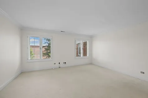1653 North Belmont Court Arlington Heights IL 60004
