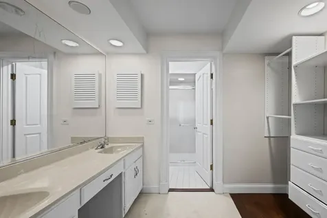1653 North Belmont Court Arlington Heights IL 60004