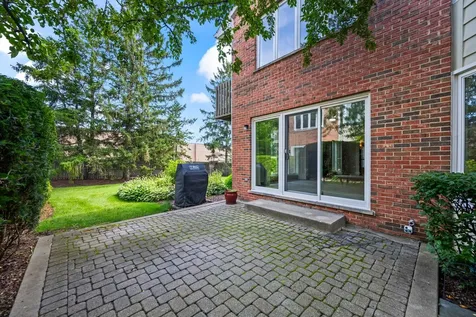 1653 North Belmont Court Arlington Heights IL 60004