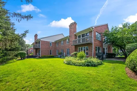 1653 North Belmont Court Arlington Heights IL 60004