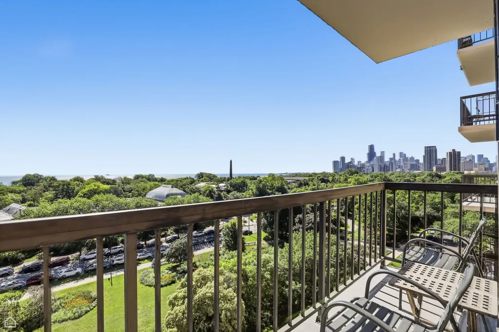 2314 North Lincoln Park West Chicago IL 60614