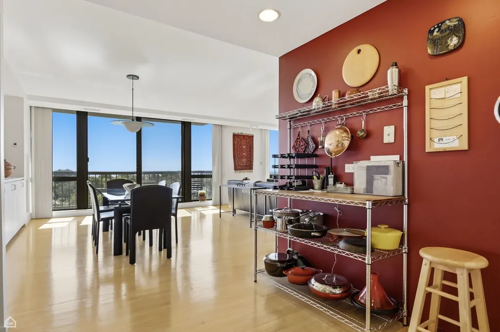2314 North Lincoln Park West Chicago IL 60614