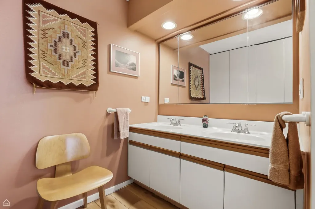 2314 North Lincoln Park West Chicago IL 60614