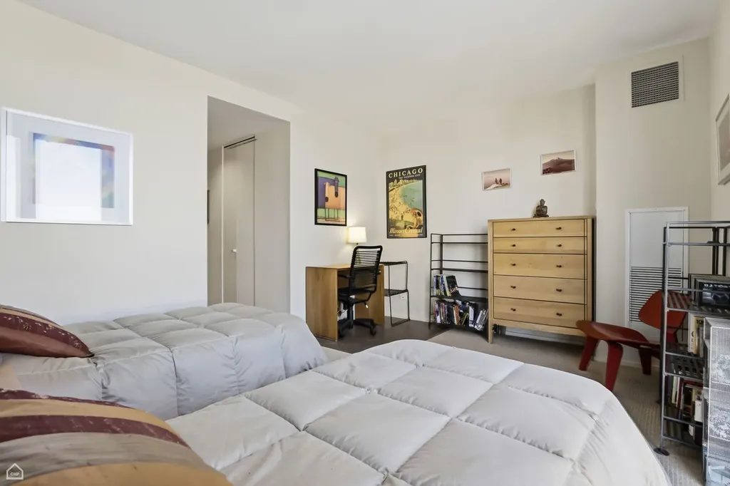 2314 North Lincoln Park West Chicago IL 60614