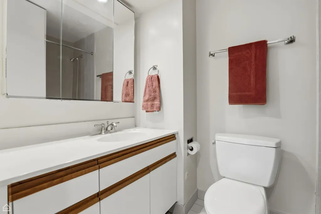 2314 North Lincoln Park West Chicago IL 60614