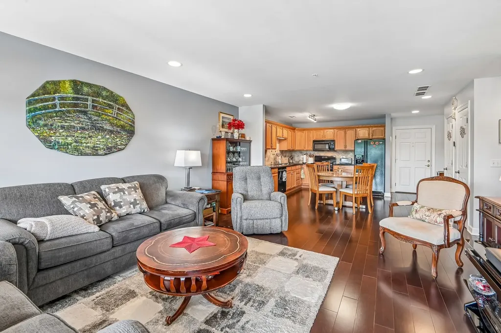 50 North Bokelman Street Roselle IL 60172