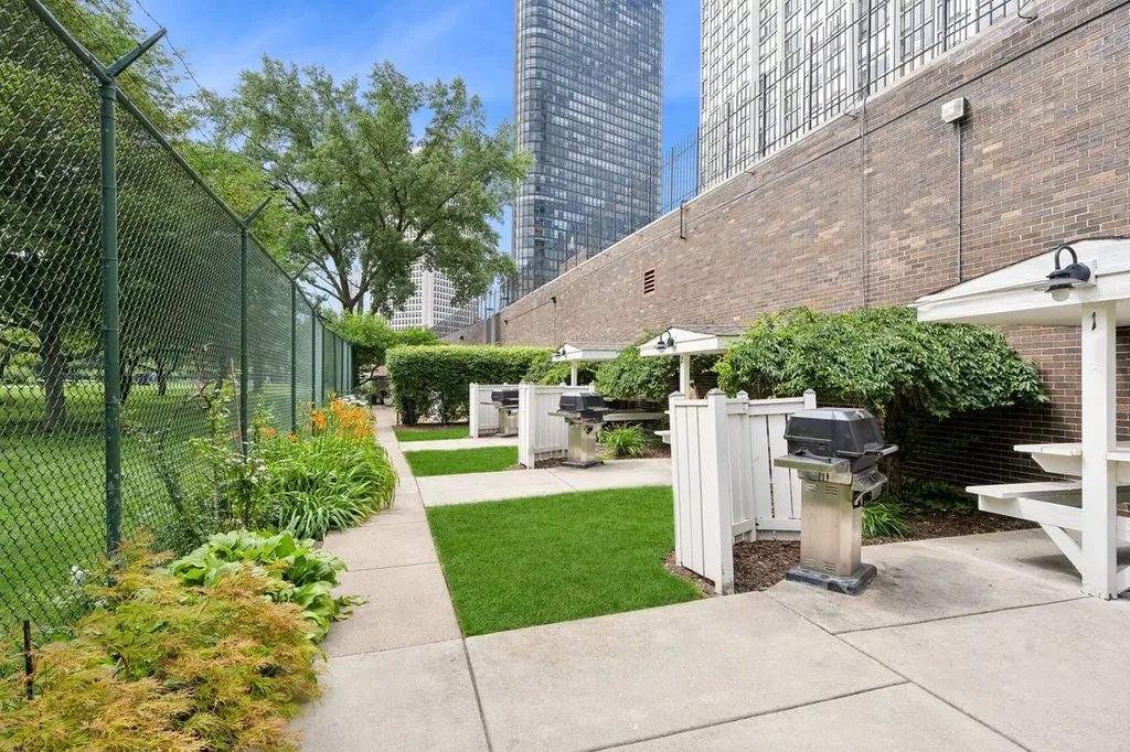 5455 North Sheridan Road Chicago IL 60640